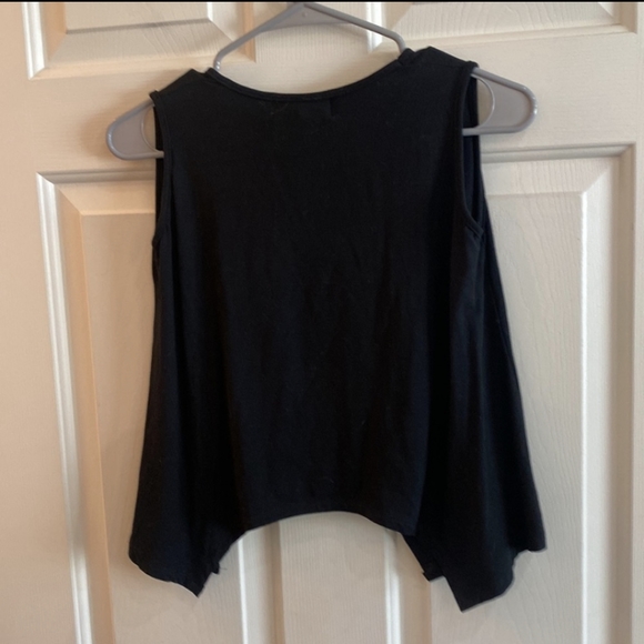 Asymmetrical handkerchief hem tank by dragonfly NWT 🖤 - Picture 6 of 6